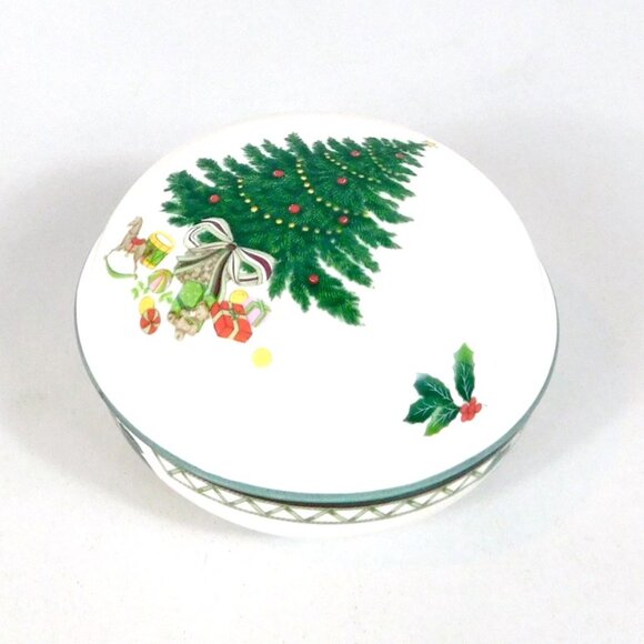 Christmas Story by Mikasa Round Candy Box 4 1/2" Tree Presents Discontinued - Picture 7 of 13